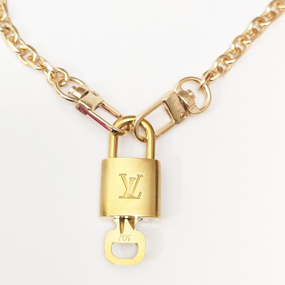 Price is firm.✨ Louis Vuitton ✨ chain lock and key match #307 - Picture 1 of 11